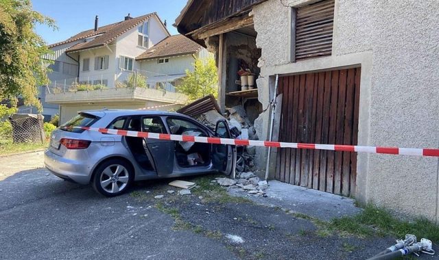 82 Jahriger stirbt bei Selbstunfall in Kaisten AG