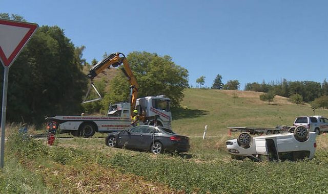 Schwerer Unfall in Rüdlingen – vier Verletzte