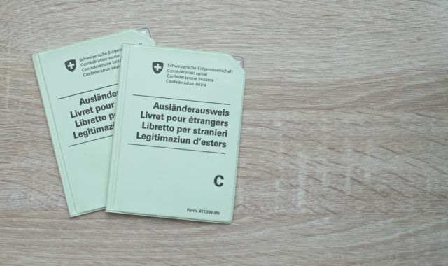 சுவிட்சர்லாந்தின் நிரந்தரக் குடியிருப்பு, Swiss permit, swiss citizen