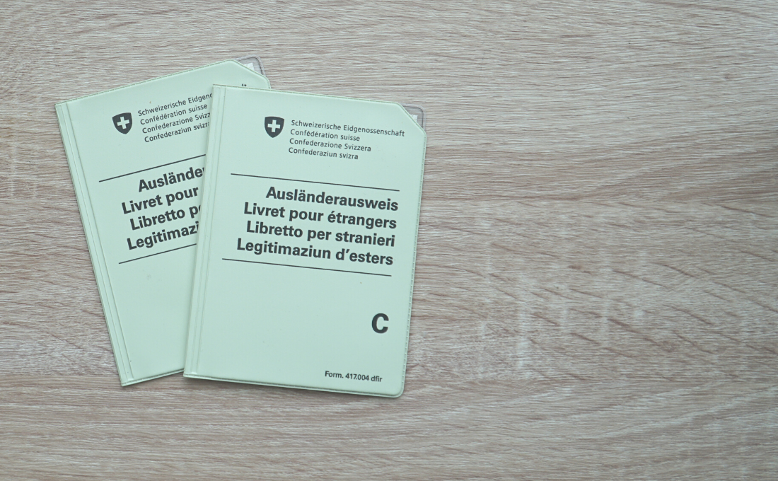 சுவிட்சர்லாந்தின் நிரந்தரக் குடியிருப்பு அனுமதி பெறுவது எப்படி?