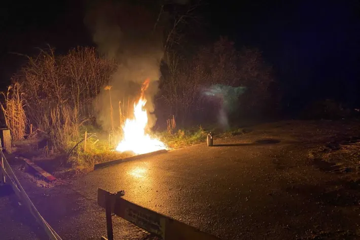 சுவிஸ் சொலர்த்தூன் மாகாணத்தில் கழிப்பறைக்கு தீ வைத்த மர்ம நபர்கள்.!!