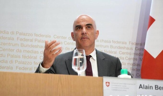 சுவிட்சர்லாந்து ஜனாதிபதி, சுவிட்சர்லாந்து, எலொய்ன் பீரெஸ்ட், சுவிஸ், சூரிச், இன்றைய சுவிஸ் செய்திகள், சுவிஸில், சுவிஸ் தமிழர், சுவிஸ் தமிழ், சுவிஸ் செய்திகள் தமிழ், சுவிஸ் மக்கள் தொகை, சுவிஸ் பற்றிய தகவல், தமிழ் சுவிஸ்,SwissTamilNews, TamilSwiss, Lankasri, SwissInfo