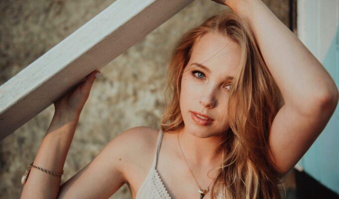 சுவிஸ் பெண்கள், Swiss girls Dating, Swiss womens, Fact about swiss girl, dating with swiss girls, சுவிஸ், சுவிஸ் பற்றிய தகவல், தமிழ் சுவிஸ், SwissTamilNews, TamilSwiss