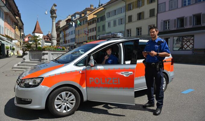 லுசேர்ன்,எச்சரிக்கை,போலி போலீசார், luern news in tamil, tamilswiss, tamilswiss, swisstamil24, fake police in luzern