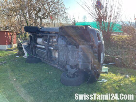 சூரிச் நகரத்தில் கார் விபத்து – வீட்டுத்தோட்டத்தில் பாய்ந்து சேதம்.! (படங்கள்)