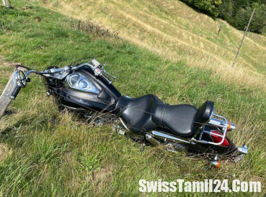 டெலிவரி வேன், மோட்டார் சைக்கிள், விபத்து, Solothurn மாகாணம், சொலத்தூர்ன், நேற்று, திங்கட்கிழமை, வான், மோட்டார், சேதமடைந்துள்ளது, மதியம், ஜூலை 31, 2023, Beinwil - Passwangstrasse