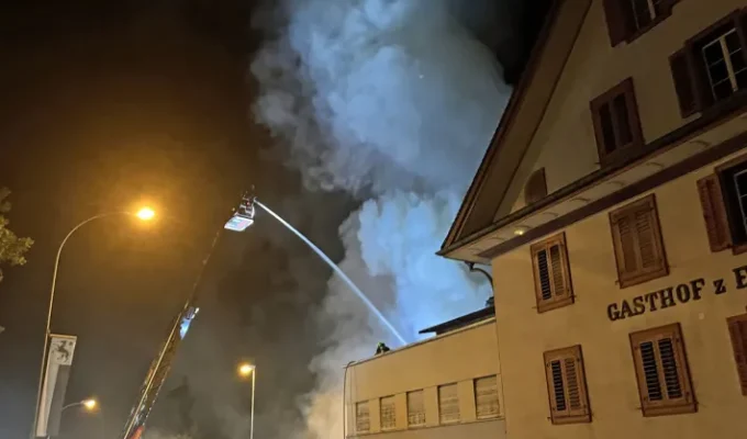 சுவிட்சர்லாந்து, லூசர்ன் பகுதி, பாரிய தீ விபத்து, தளபாட உற்பத்தி நிலையம், உற்பத்தி தீ விபத்து, 250 தீயணைப்பு படை வீரர்கள், கடமைகள்