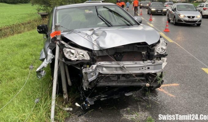 wppi image polizei news2023 08 26 VU Naefels scaled 994x550 1