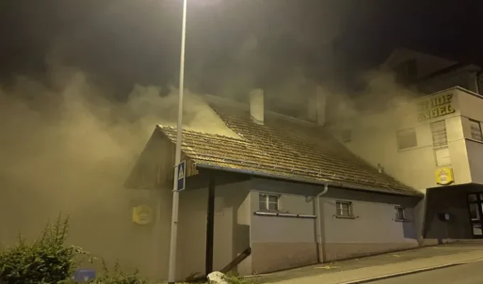 சுவிட்சர்லாந்து, லூசர்ன் பகுதி, பாரிய தீ விபத்து, தளபாட உற்பத்தி நிலையம், உற்பத்தி தீ விபத்து, 250 தீயணைப்பு படை வீரர்கள், கடமைகள்