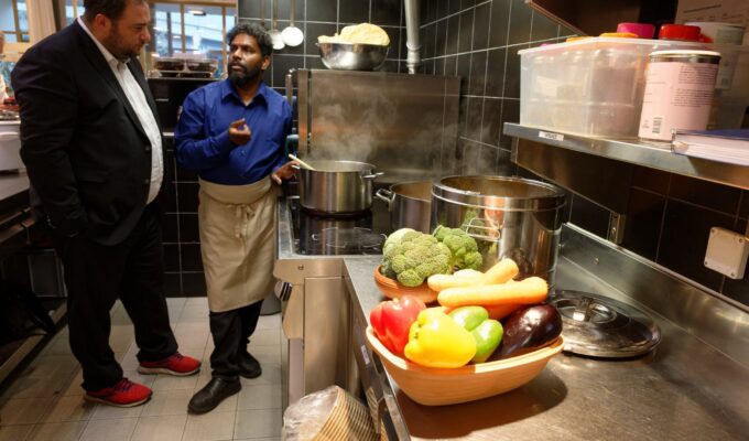 சுவிற்சர்லாந்தில், தர்மலிங்கம் சசிக்குமார், ஈழத்தமிழர், யூதர்களின் உணவு