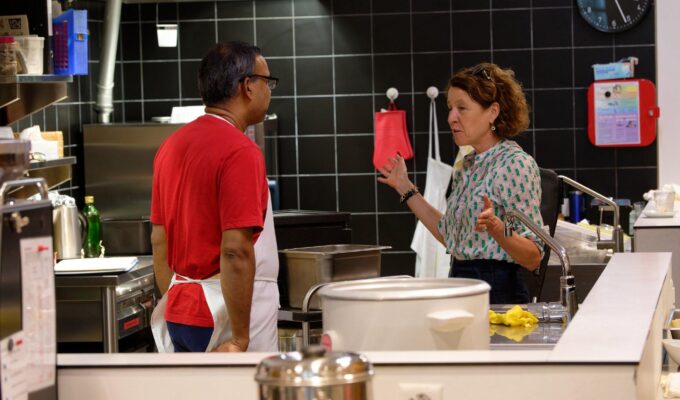 சுவிற்சர்லாந்தில், தர்மலிங்கம் சசிக்குமார், ஈழத்தமிழர், யூதர்களின் உணவு