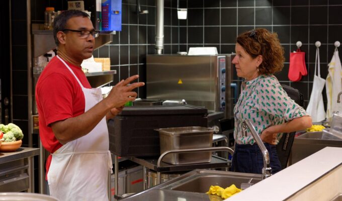 சுவிற்சர்லாந்தில், தர்மலிங்கம் சசிக்குமார், ஈழத்தமிழர், யூதர்களின் உணவு