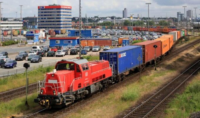 சுவிட்சர்லாந்தில், சரக்கு ரயில், போக்குவரத்து, பாதிப்பு