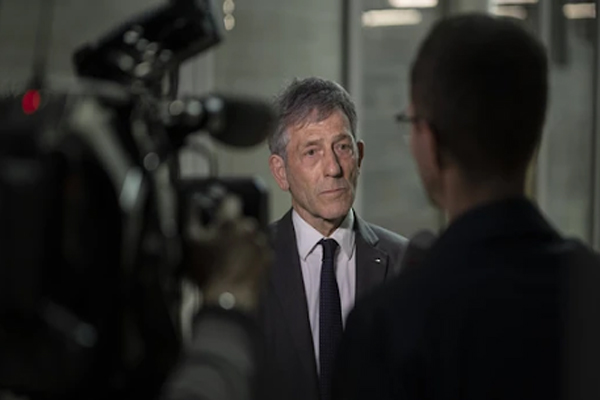 சுவிட்சர்லாந்தில், மாணவர்களை, காப்பி அடித்த, சுவிஸ் பேராசிரியர்