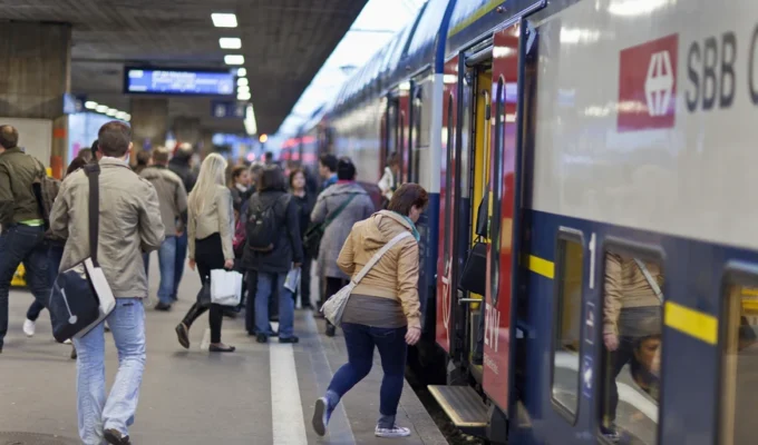 சுவிஸ் ரயில்களில், குரலில், அறிவிப்பு, சுவிஸ் ஃபெடரல் ரயில்வே, டிஜிட்டல் குரலை