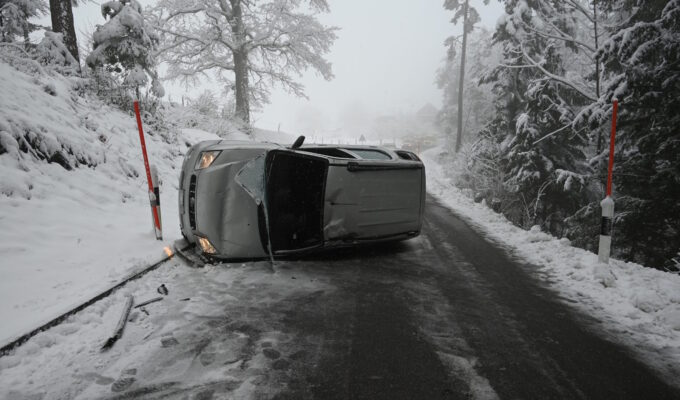 சென்ட்காலன், Ganterschwil, விபத்து, இருவர் காயம்