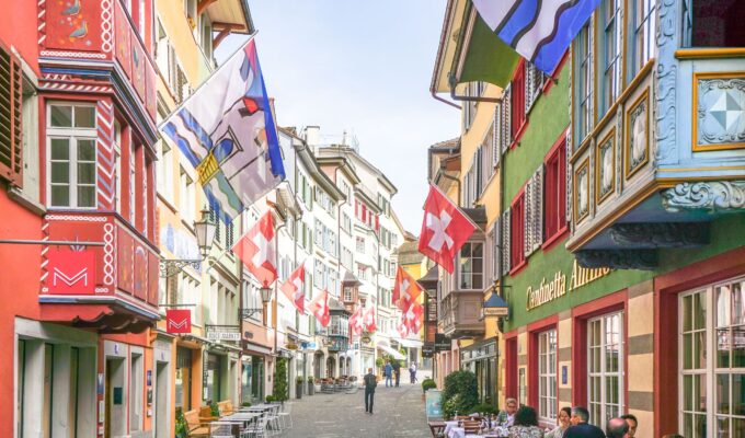 மக்கள் திருப்தியாக வாழும் நகரங்களில் சூரிச் நகரம்