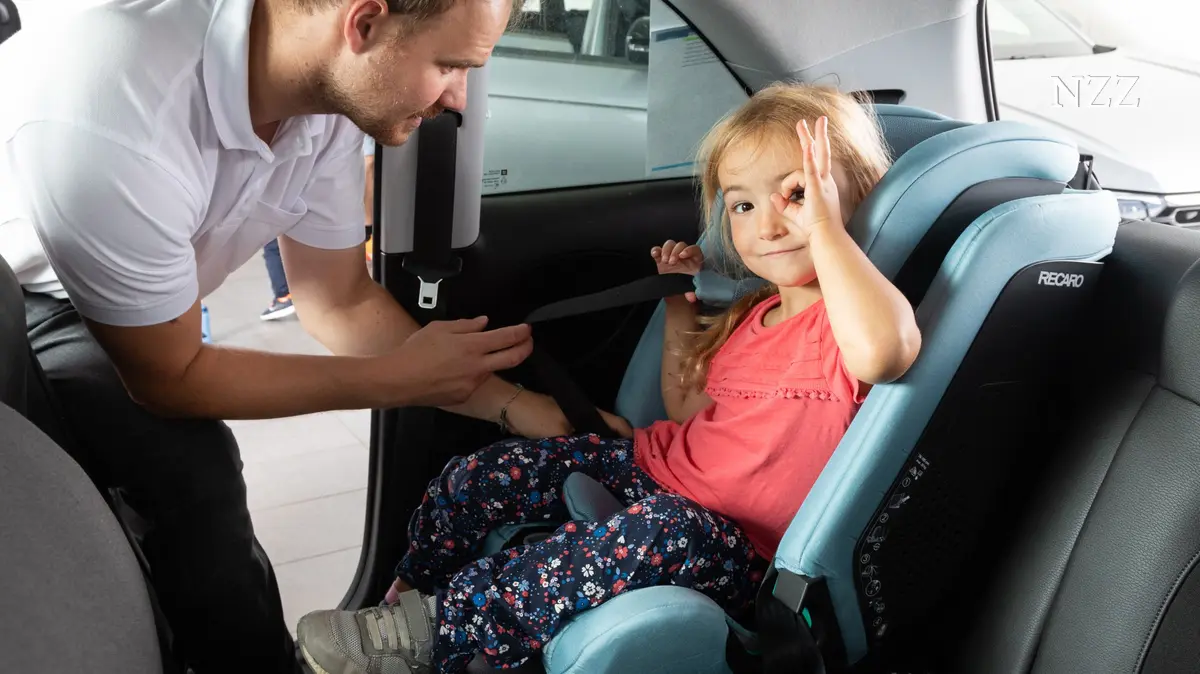 சுவிசில் நடந்த திடீர் சோதனை : குழந்தைகளுடன் பயணித்தவர்களுக்கு அதிர்ச்சி.!