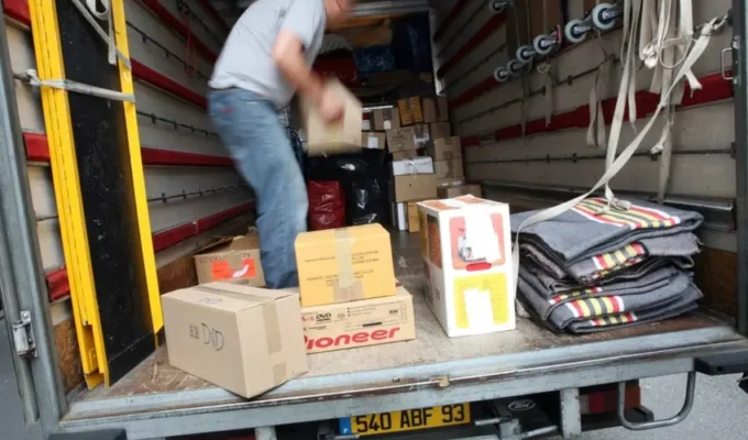 ஒவ்வொரு வருடமும் எத்தனை பேர் சுவிட்சர்லாந்திற்குள் இடம்பெயர்கிறார்கள்.?