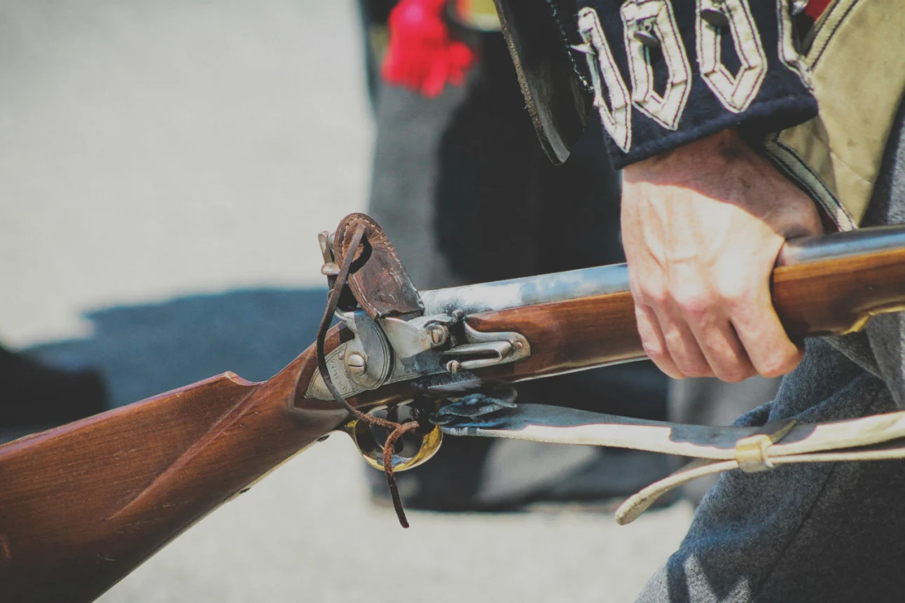 சுவிஸ் பள்ளிகளில் துப்பாக்கிகள் துப்பாக்கி சுடும் பயிற்சி.?