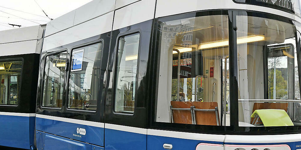 சூரிச்சில் ட்ராம் விபத்தில் 56 வயது நபர் பலி.!!