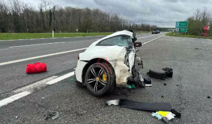 சுவிஸ் உரிமத் தகடு கொண்ட கார் விபத்துக்குள்ளானது – 2 பேர் பலி – ப்ளிக்