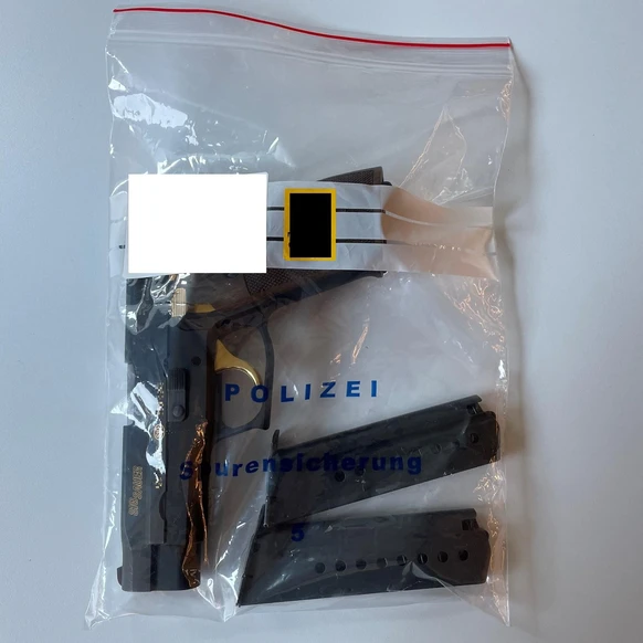 சூரிச் போலீசாரின் திடீர் சோதனை – ஆயதங்கள் வெடிபொருட்கள் மீட்பு