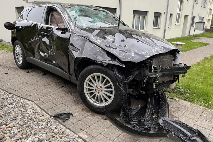 ஆர்காவ் கன்டோனில் ஏற்பட்ட சுய விபத்து – ஓட்டுனர் உரிமம் பறிமுதல்