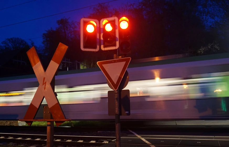 வின்டர்தூரில் ரயிலில் மோதுண்டு பெண் ஒருவர் பலி