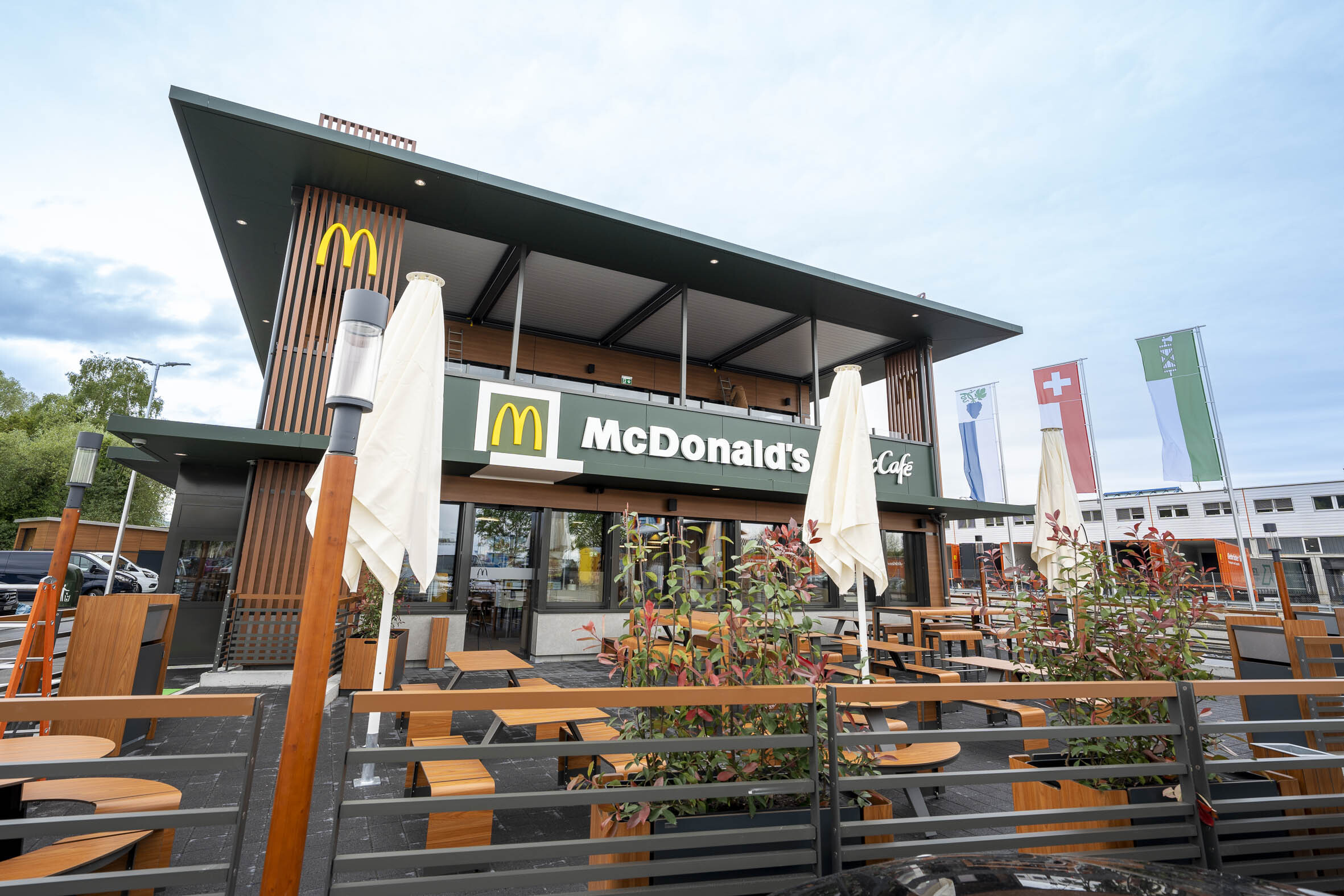 சுவிட்சர்லாந்தில் mcdonalds ஏழு புதிய உணவகங்களை திறக்க திட்டம்