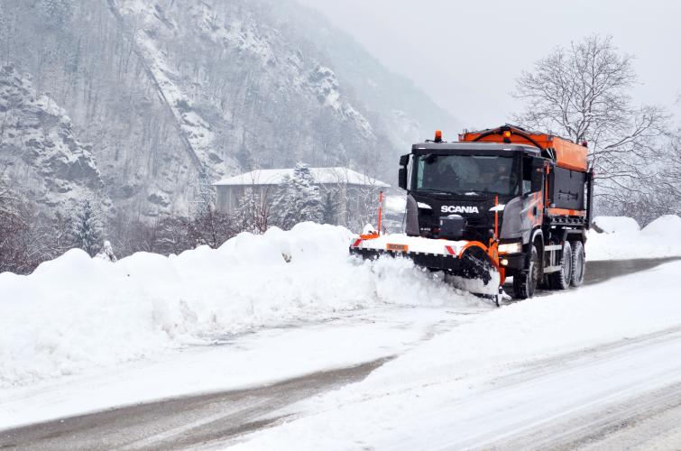gothard pass மலைப்பகுதியில் வழமைக்கு மாறாக பனிப்பொழிவு