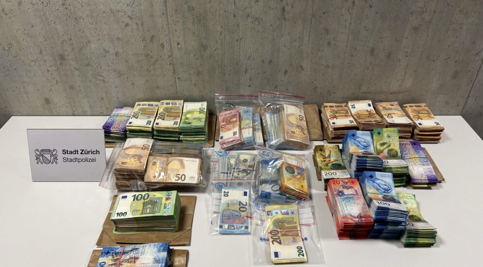 சூரிச்சில் சிக்கிய அரைமில்லியன் ப்ராங்குகள்- மூவர் கைது..!!