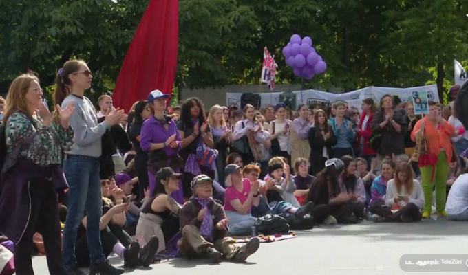 சுவிஸ் பெண்கள், சுவிட்சர்லாந்தில்