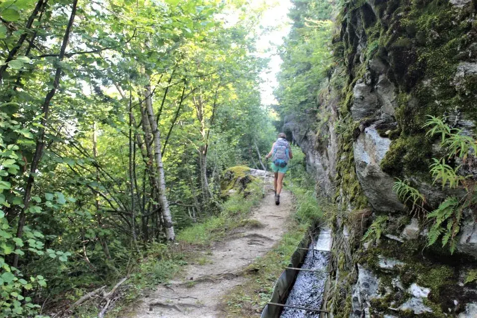 சுவிற்சர்லாந்தில் மலையேறும்போது பலியான அமெரிக்கப்பெண்