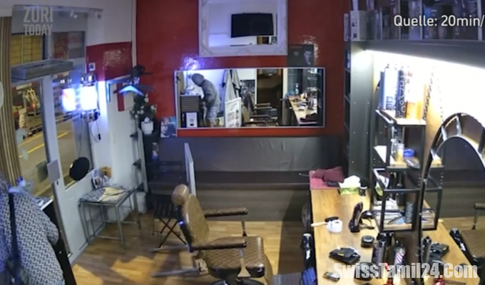 சிகையலங்கார நிலையத்தில்