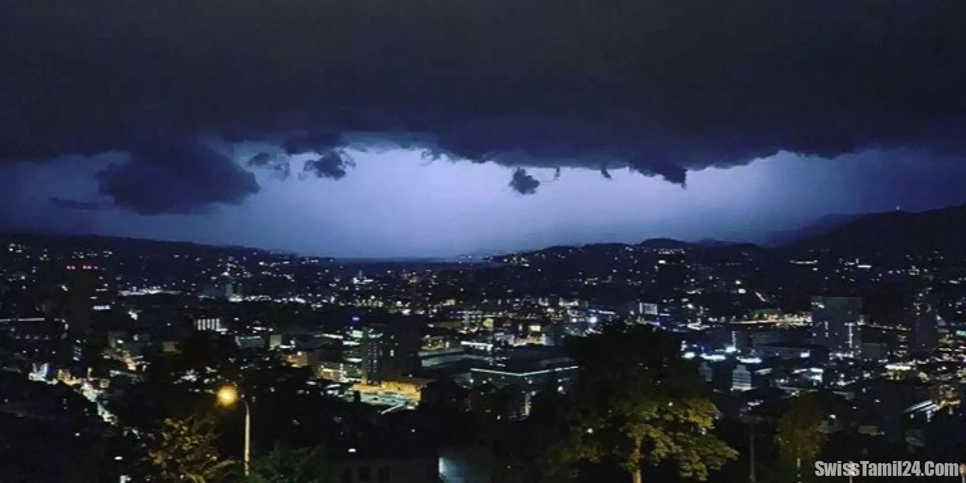 சூரிச் பிரதான ரயில் நிலையம் மீது மின்னல் தாக்குதல்