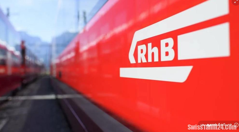 ரயிலில் மீது ஏறிய சுற்றுலா பயணி மின்சாரம் தாக்கி காயம்