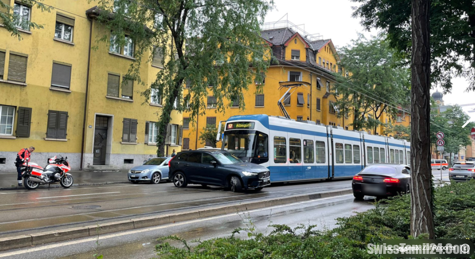 Unfall beim Limmatplatz in Zurich Tram kracht in Auto ZuriToday