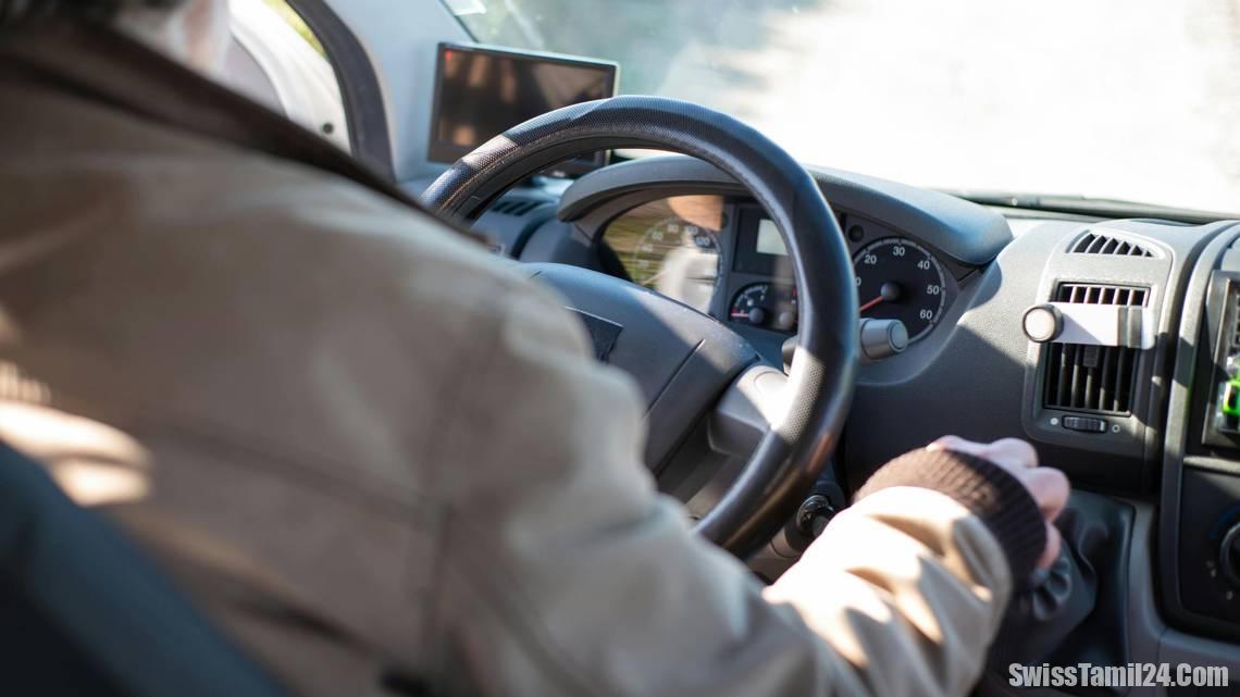 சூரிச்சில் திடீர் வாகன சோதனை : பலரின் ஓட்டுனர் உரிமம் பறிமுதல்