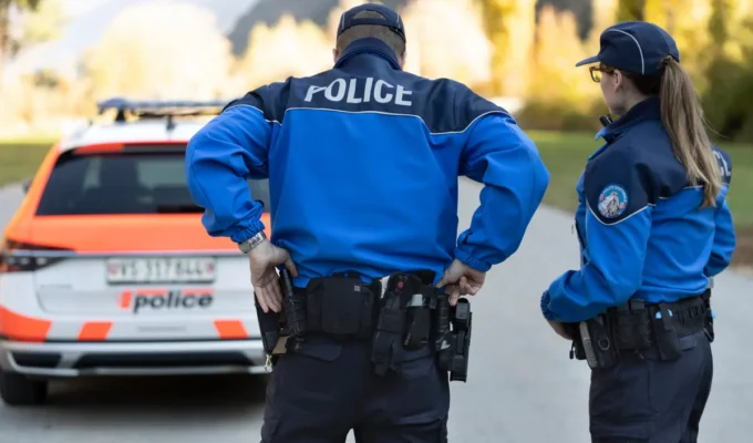 சுவிஸில், உயர் பொலிஸ் அதிகாரி, மோசமான செயல்