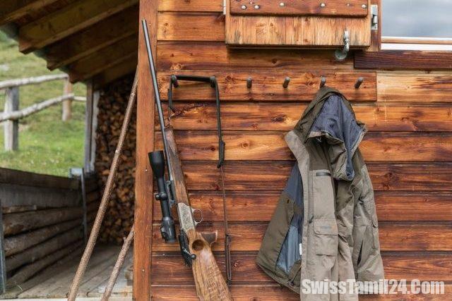 கிராவுண்டனில் 33 வயதான வேட்டைக்காரர் இறந்த நிலையில் மீட்பு