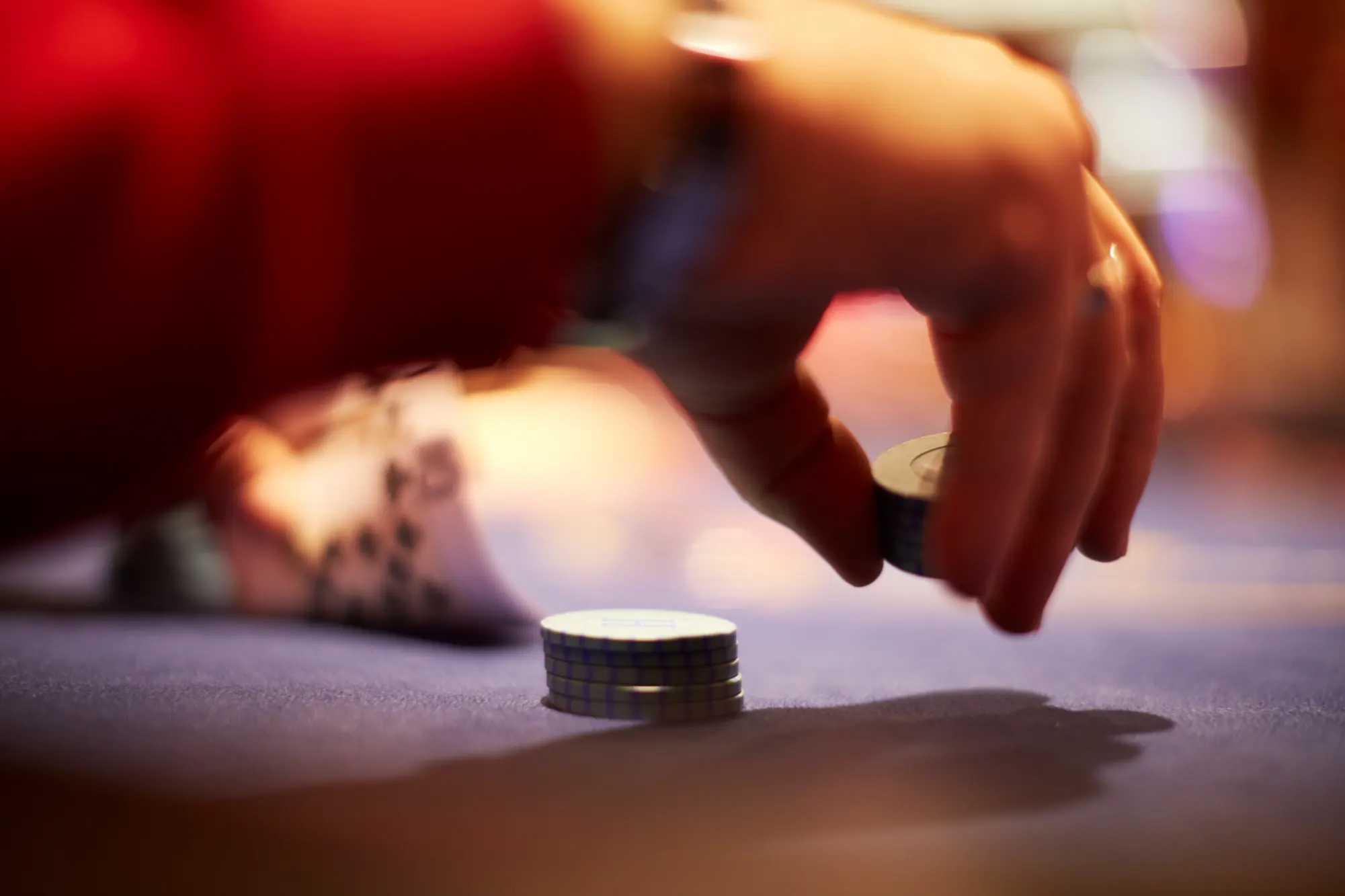 பாசலில் சட்டவிரோத சூதாட்ட நிறுவனம் முற்றுகை : பொருட்கள் பறிமுதல்