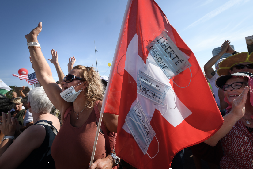 நடுநிலை தவறுகிறதா சுவிஸ்? அண்மைய ஆய்வில் வெளியான தகவல்கள்