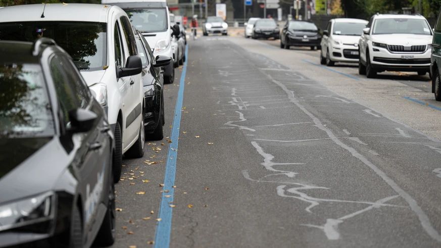 அதிக எடையுள்ள கார்களுக்கு சூரிச்சில் பார்க்கிங் கட்டணம் அதிகரிக்க ஆலோசனை