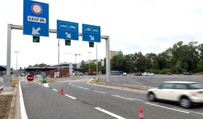 எல்லை தாண்டிய