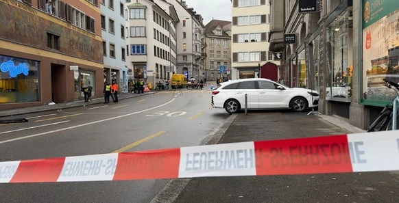 சூரிச்சில் நடைபாதையில் ஓய்வூதியம் பெறுபவர் விபத்தில் பலி