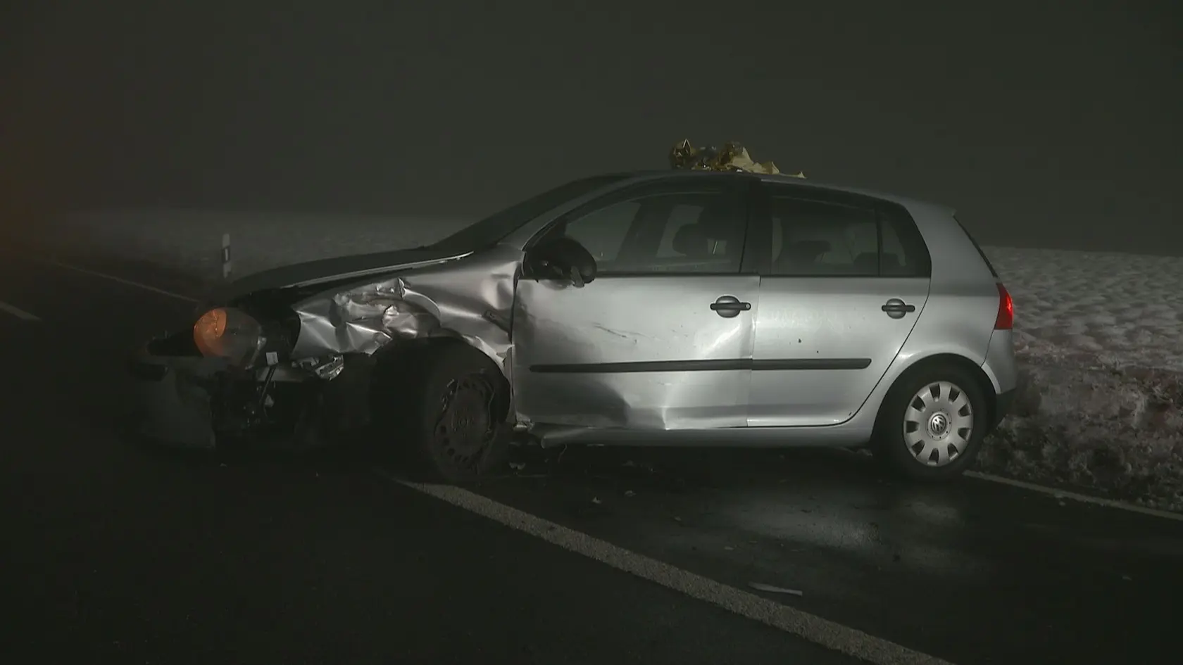 லுசேர்ன்னில் நேருக்கு நேர் மோதிய கார்கள் : ஐவர் படுகாயம்