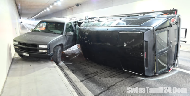 Anhanger kippt im Tunnel Neudietfurt in Dietfurt SG Nau ch 12 30 2024 07 57 PM 1