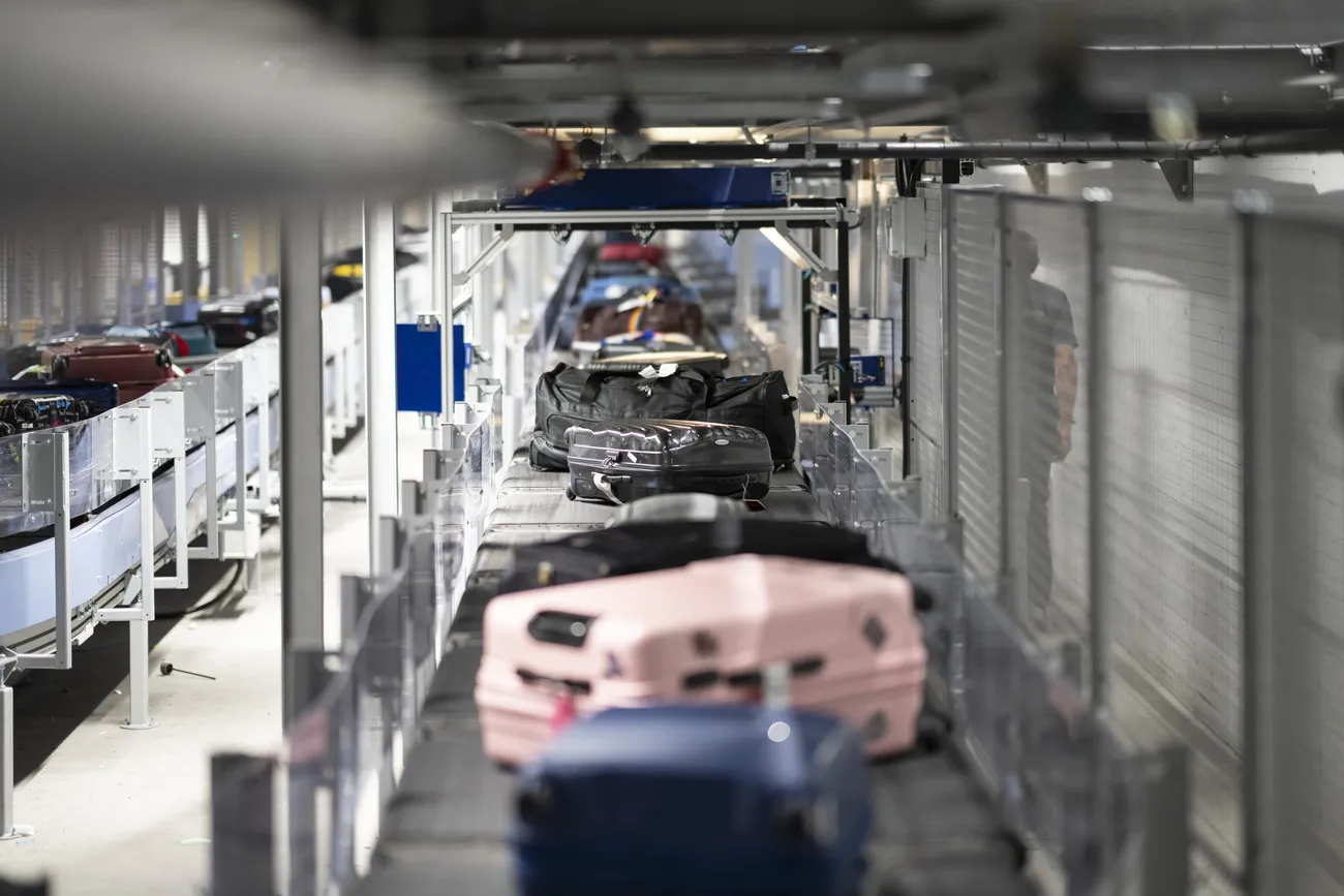 சூரிச் விமான நிலையத்தில் லக்கேஜ்கள் வருவதில் அதிக தாமதம்