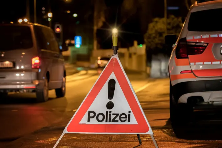 பாதசாரி கடவையில் குழந்தை மீது கார் மோதி விபத்து